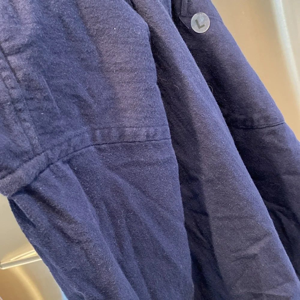 NWOT American Eagle Outfitters Navy Blue Flannel Long Sleeve Button Shirt Large - Picture 15 of 15